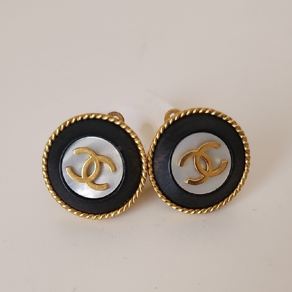 CHANEL Black and Gold Round Earrings